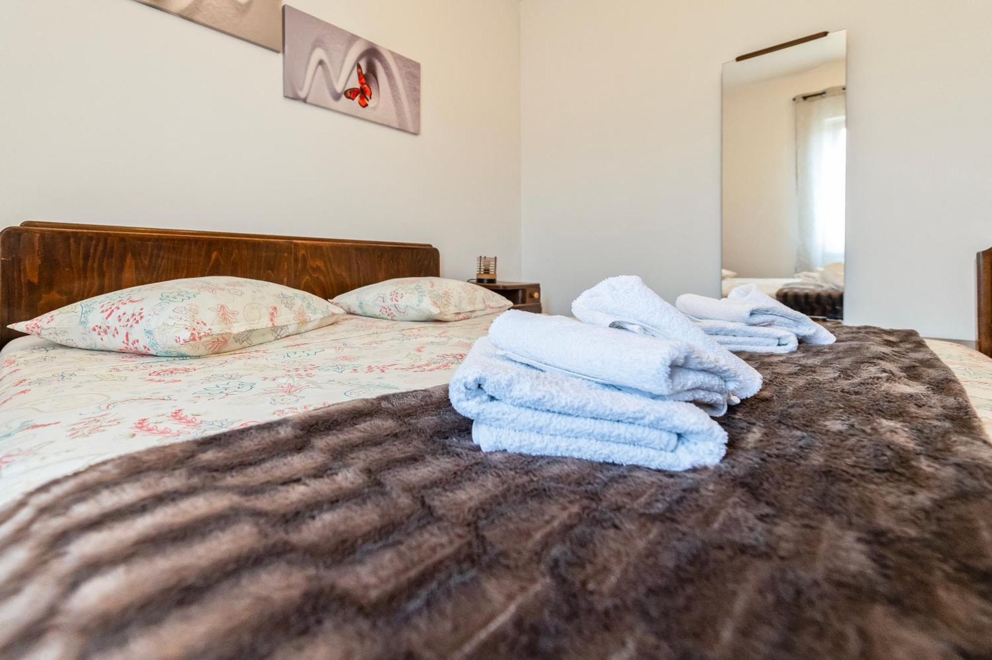 Apartment Marinsko Veli Iž Buitenkant foto