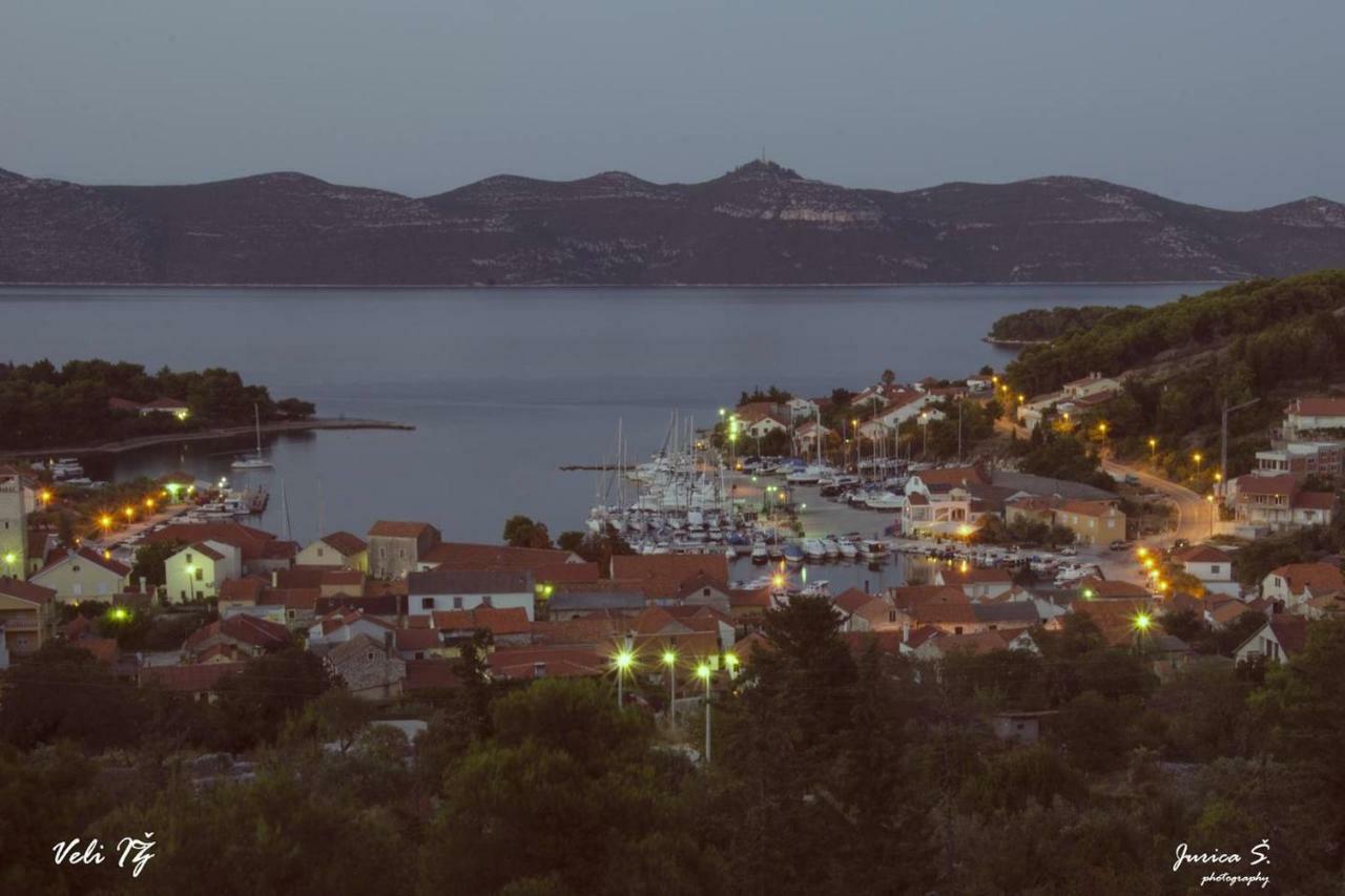 Apartment Marinsko Veli Iž Buitenkant foto